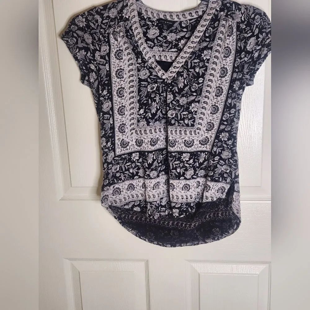 Lucky Brand XS  ShrtSlve Peasant  V-Neck Floral Stripes Black/Gray Women's Top